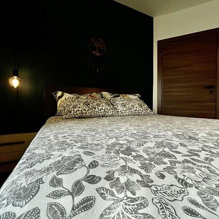 Airport Accommodation Bedroom With Bathroom Self Check In And Self Check Out Air-Condition Included Mqabba Exterior foto